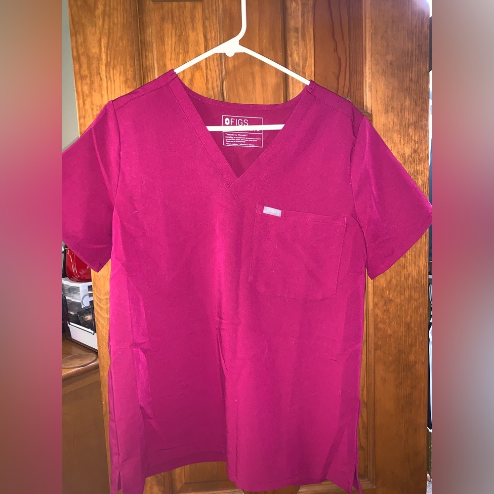 Figs Women's Vivid Pink Scrub Top